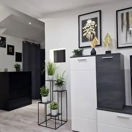 Cosy And Bright Flat Apartman