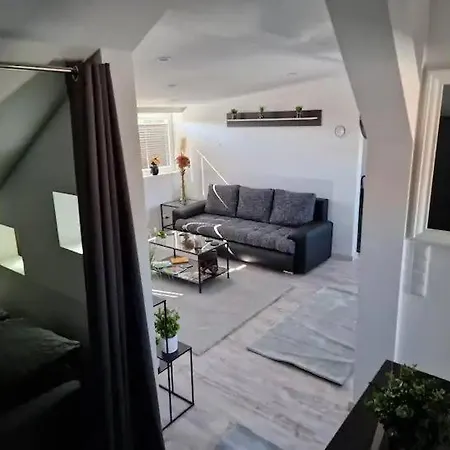 Cosy And Bright Flat Apartman